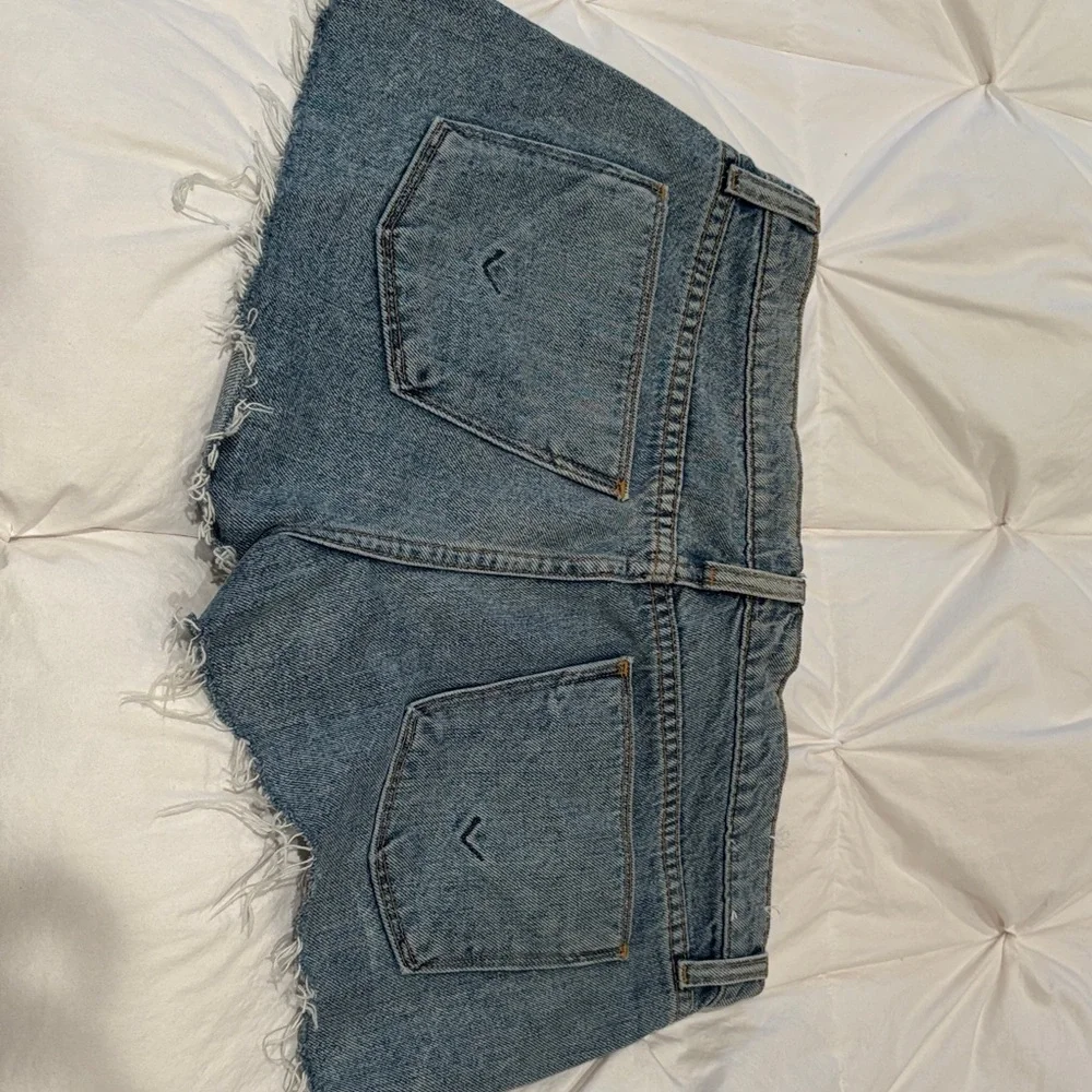 Hudson studded Denim Shorts with never worn - Picture 6 of 8